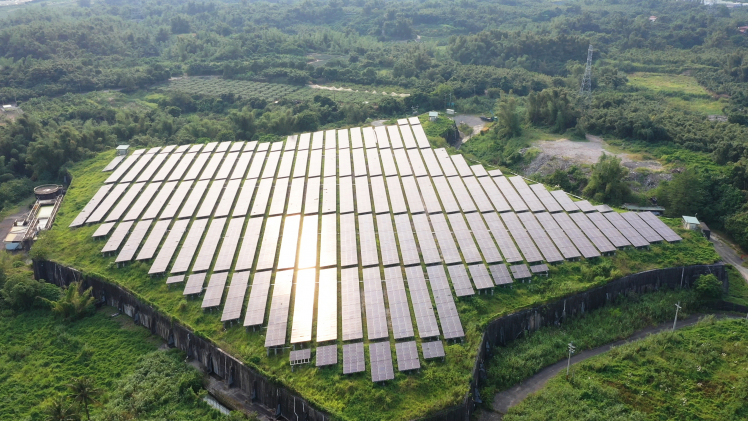 【臺(tái)南關(guān)廟垃圾掩埋場+臺(tái)南公滯池】多元電廠解決方案 土地活化再利用 生態(tài)與綠能共生共融
